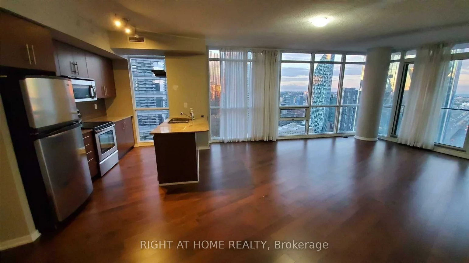 65, Bremner, Waterfront Communities C1, Toronto