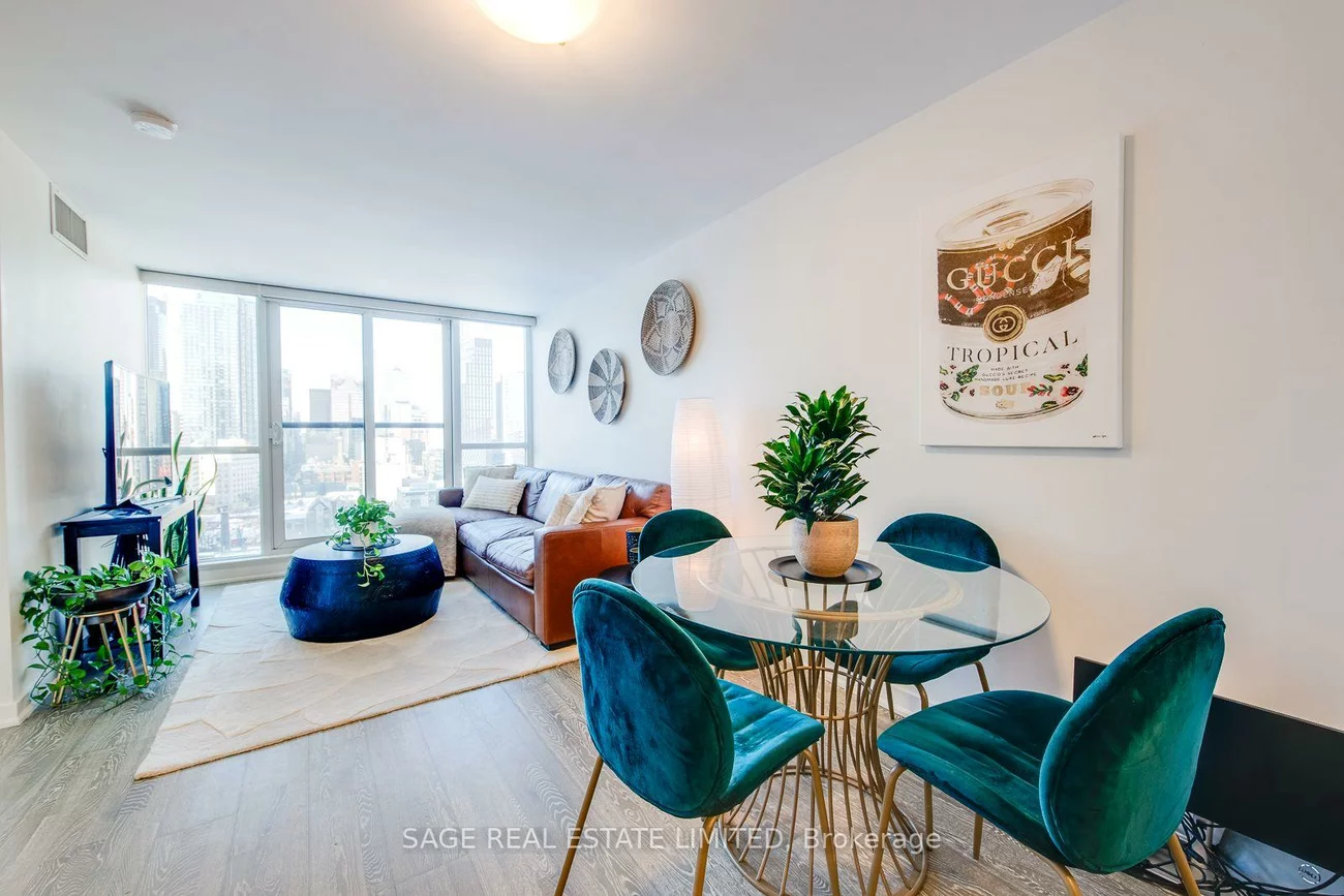 320, Richmond, Moss Park, Toronto