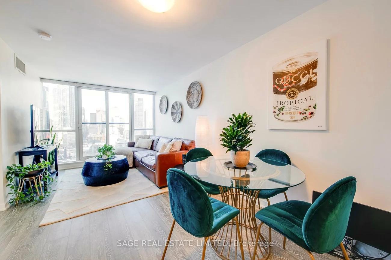 320, Richmond, Moss Park, Toronto