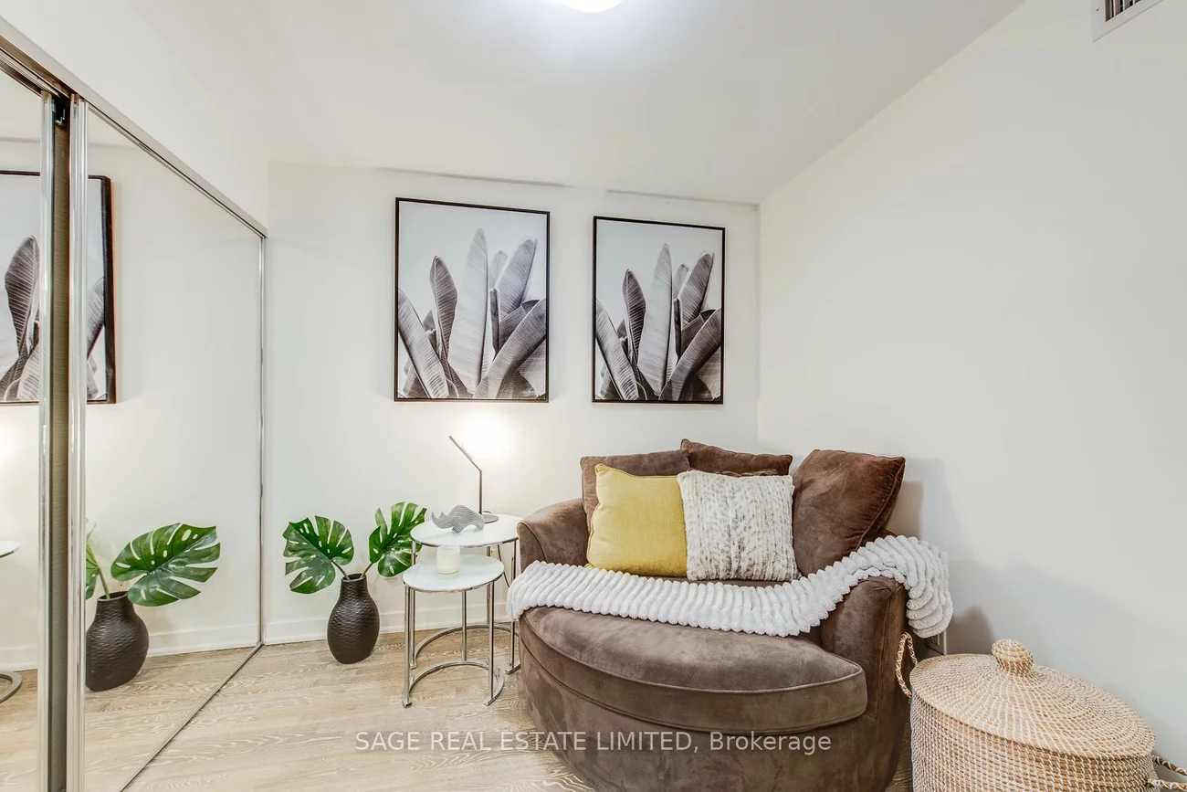 320, Richmond, Moss Park, Toronto