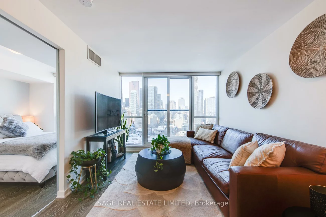 320, Richmond, Moss Park, Toronto