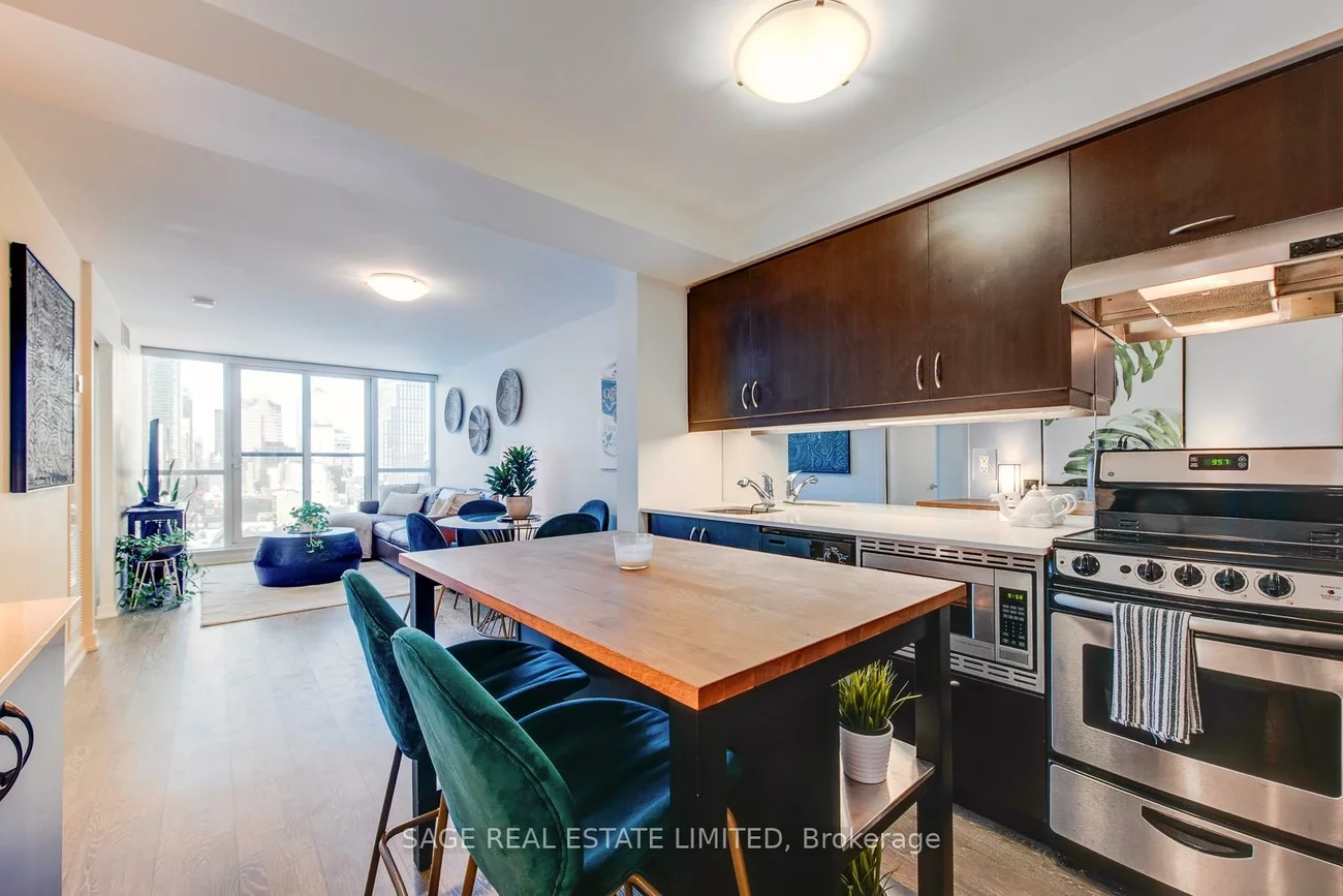 320, Richmond, Moss Park, Toronto