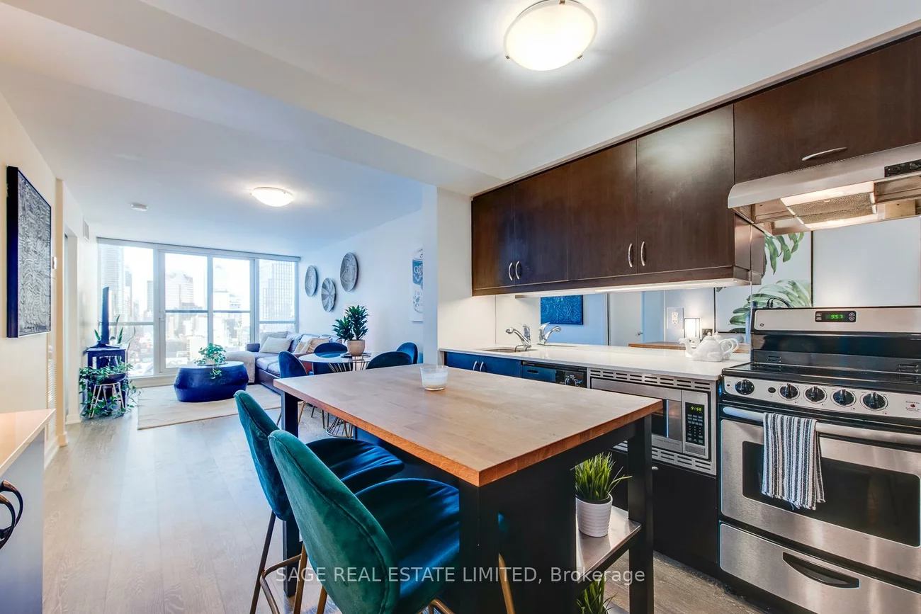 320, Richmond, Moss Park, Toronto