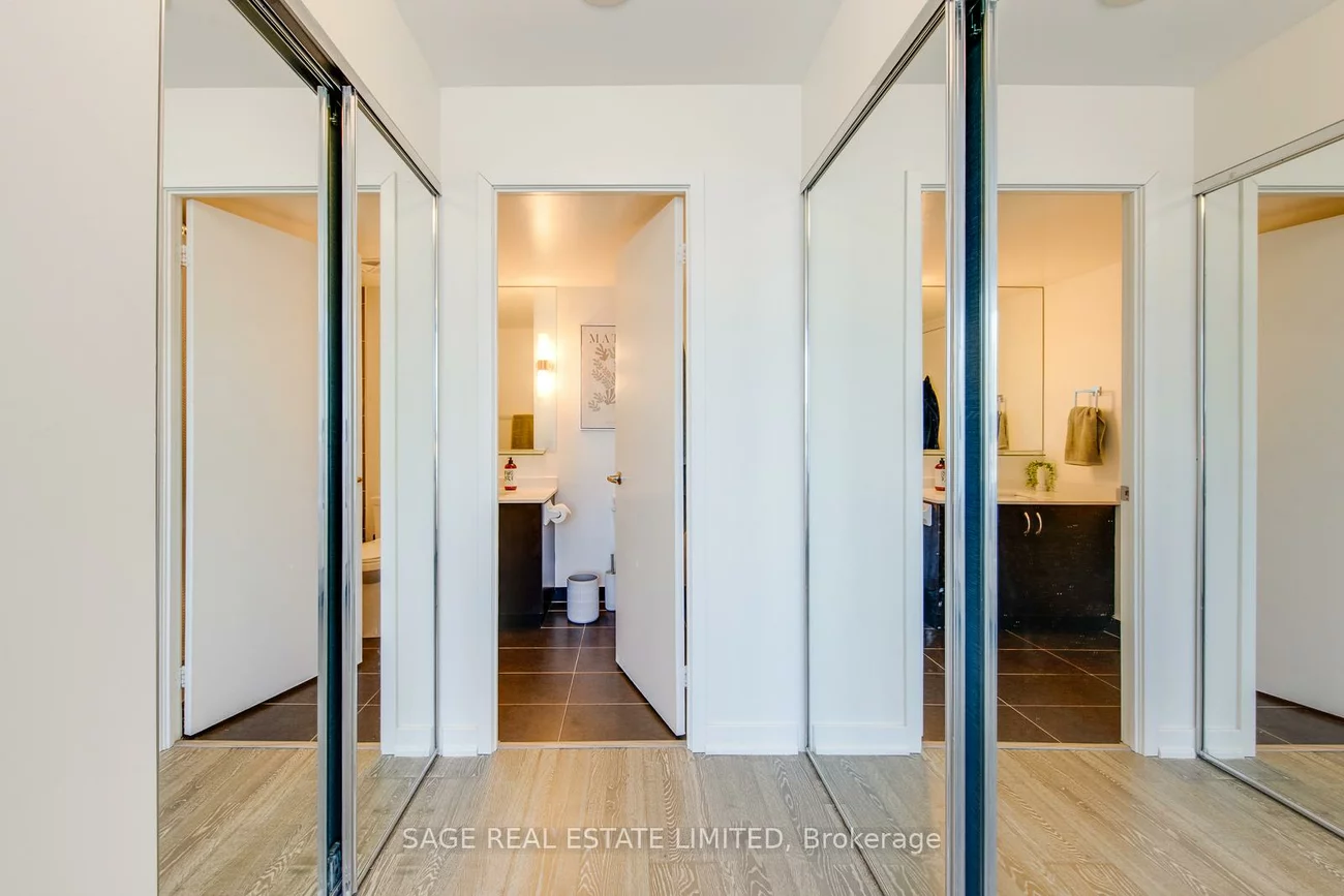 320, Richmond, Moss Park, Toronto