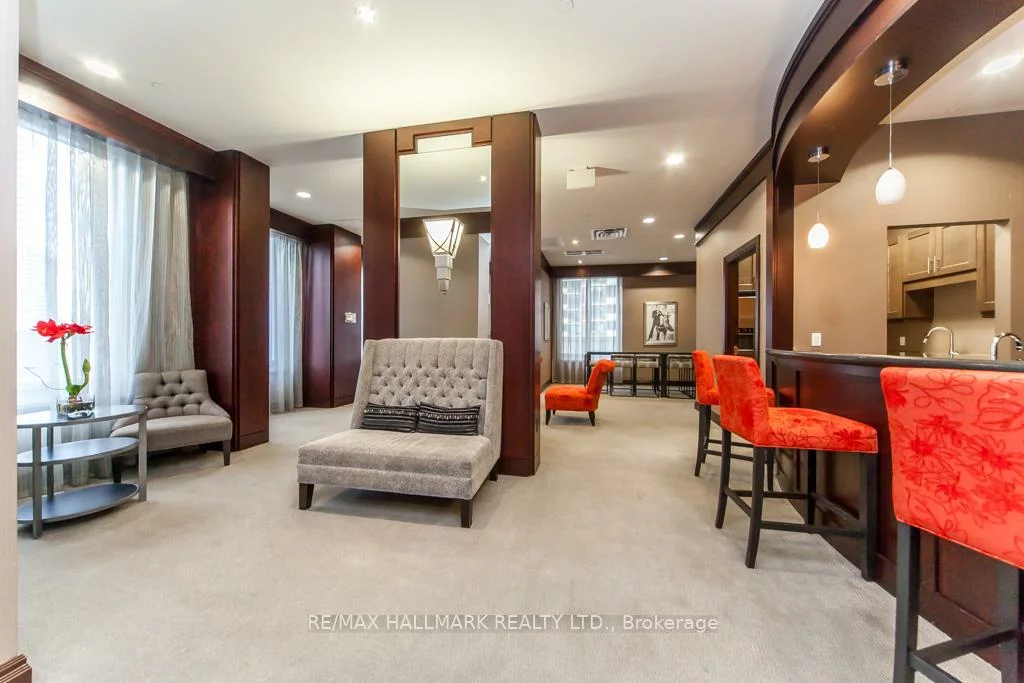 35, Balmuto, Bay Street Corridor, Toronto