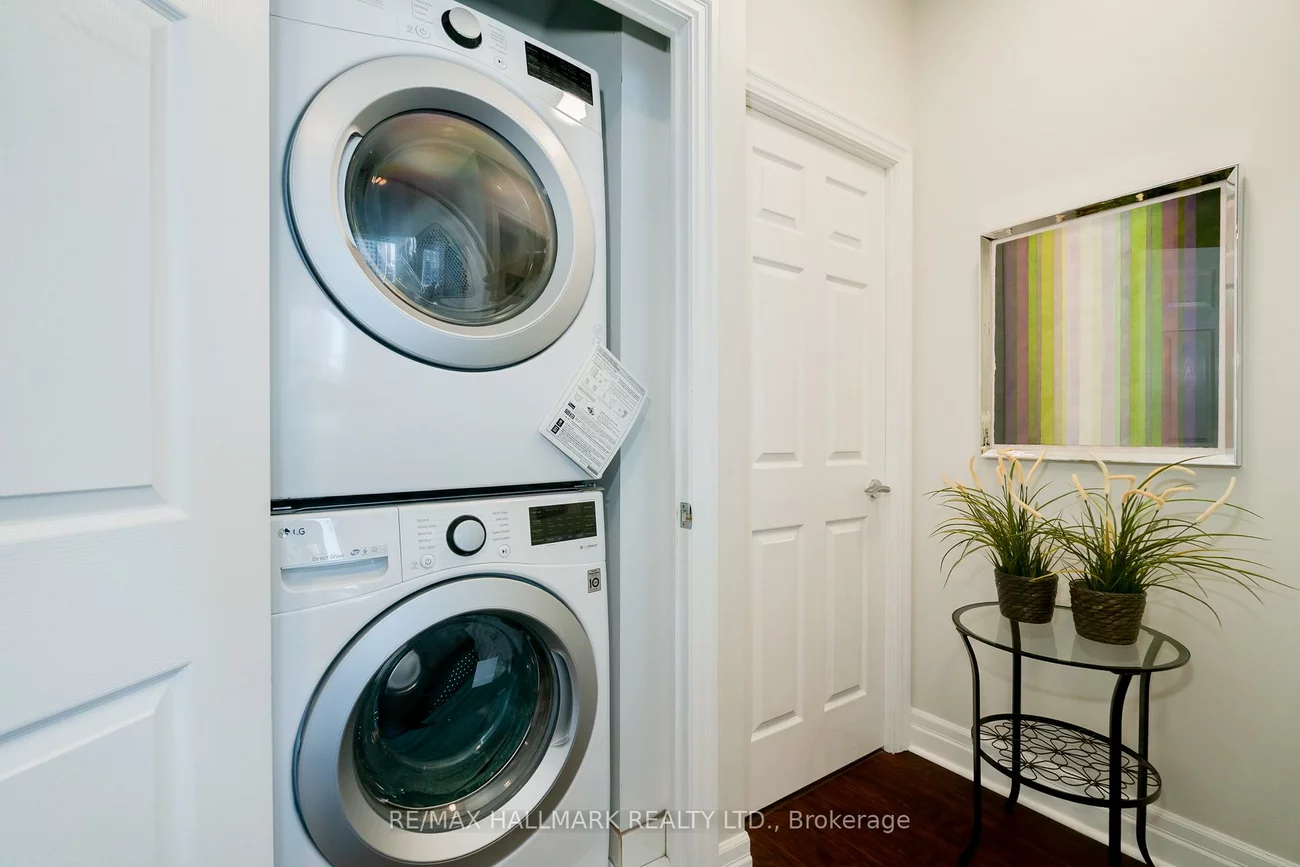 35, Balmuto, Bay Street Corridor, Toronto