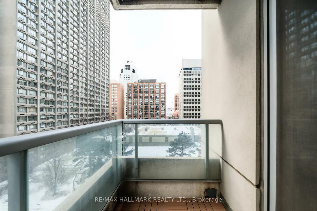 35, Balmuto, Bay Street Corridor, Toronto