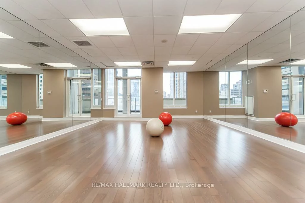 35, Balmuto, Bay Street Corridor, Toronto