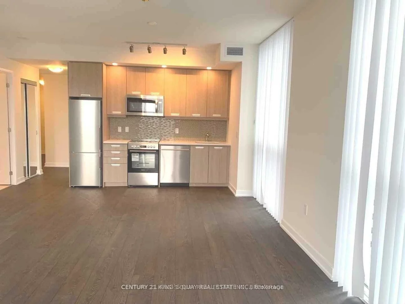 99, John, Waterfront Communities C1, Toronto