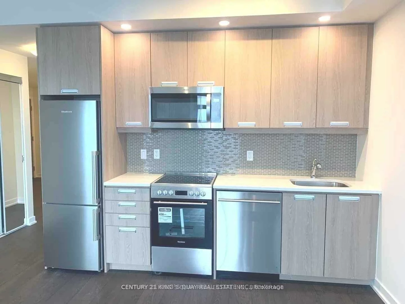 99, John, Waterfront Communities C1, Toronto