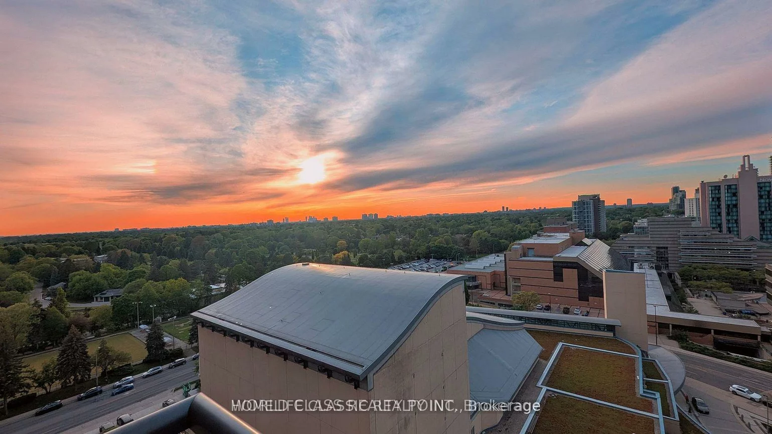 155, Beecroft, Lansing-Westgate, Toronto