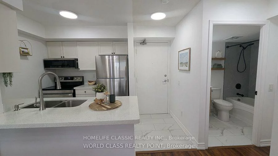 155, Beecroft, Lansing-Westgate, Toronto