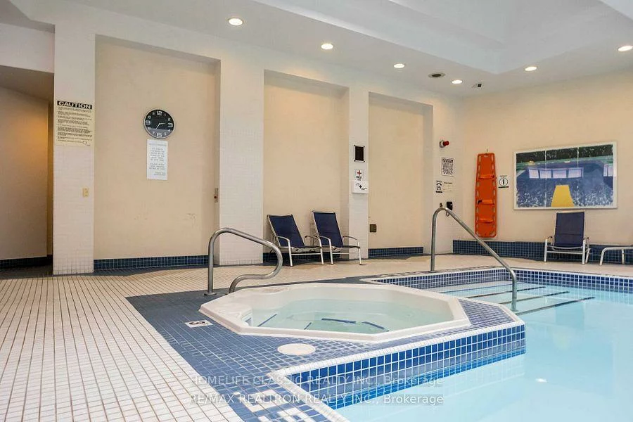 155, Beecroft, Lansing-Westgate, Toronto