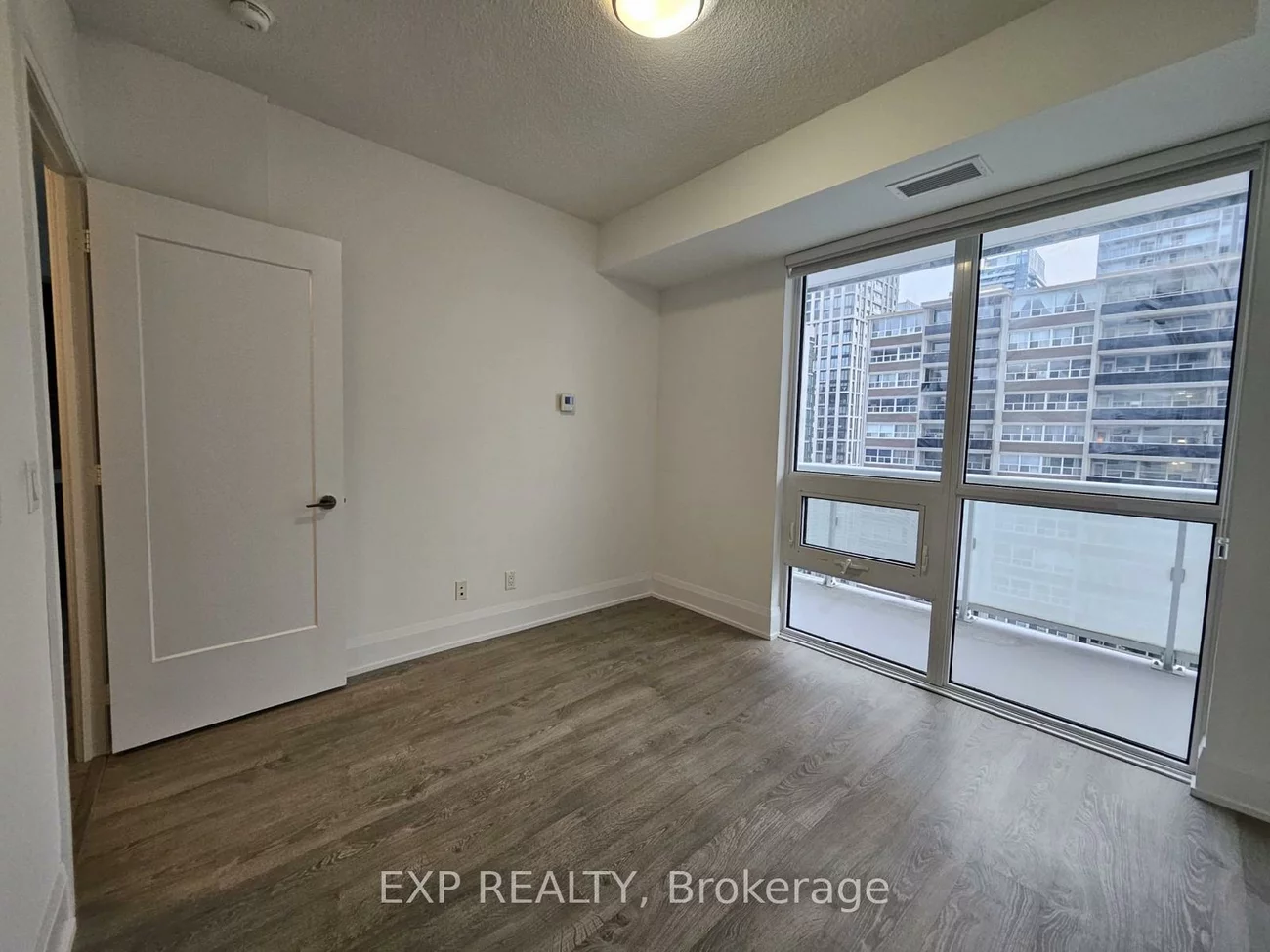 101, Erskine, Mount Pleasant West, Toronto