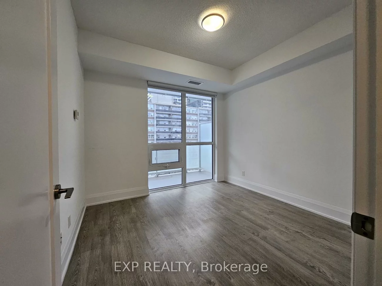 101, Erskine, Mount Pleasant West, Toronto