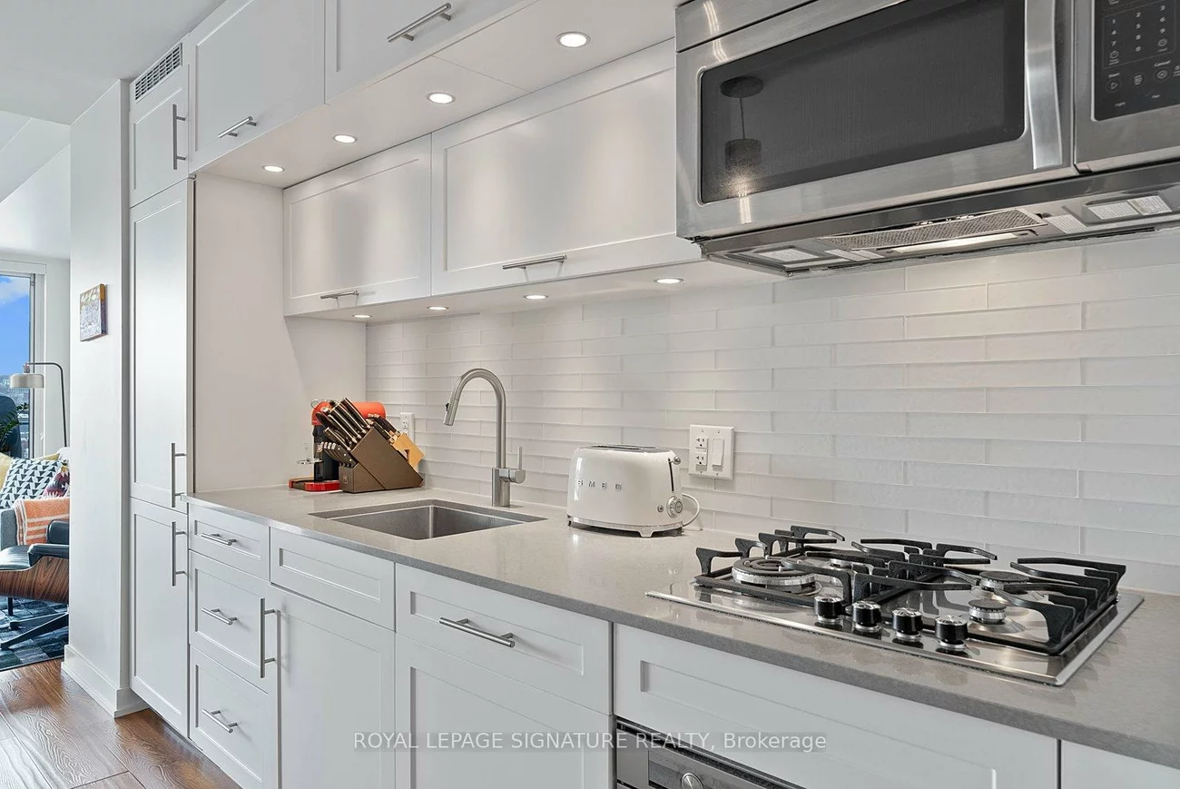 205, Manning, Trinity-Bellwoods, Toronto