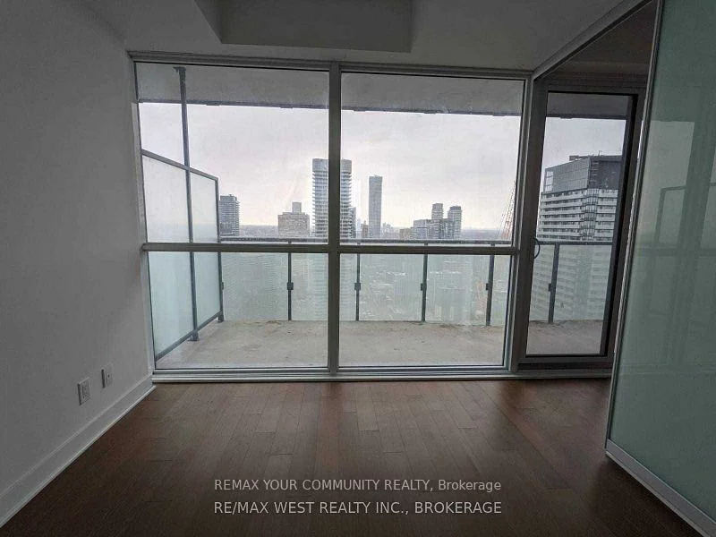 15, Grenville, Bay Street Corridor, Toronto