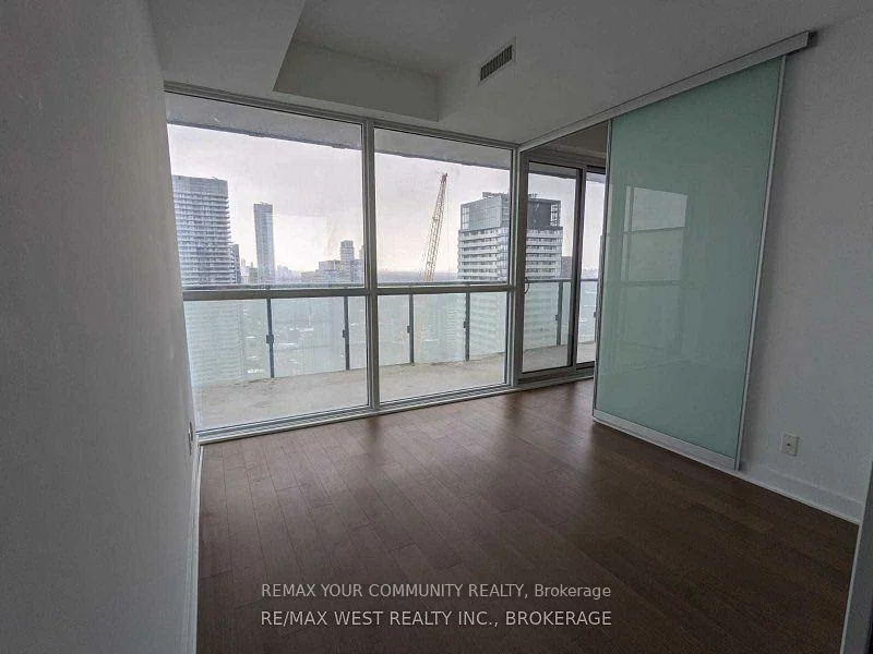 15, Grenville, Bay Street Corridor, Toronto