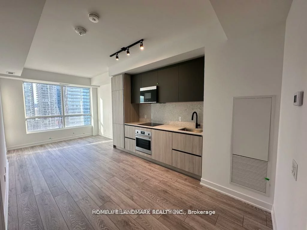 108, Peter, Waterfront Communities C1, Toronto