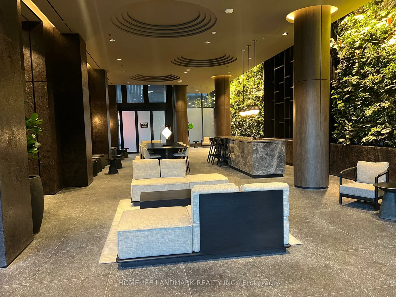 110, broadway, Mount Pleasant West, Toronto