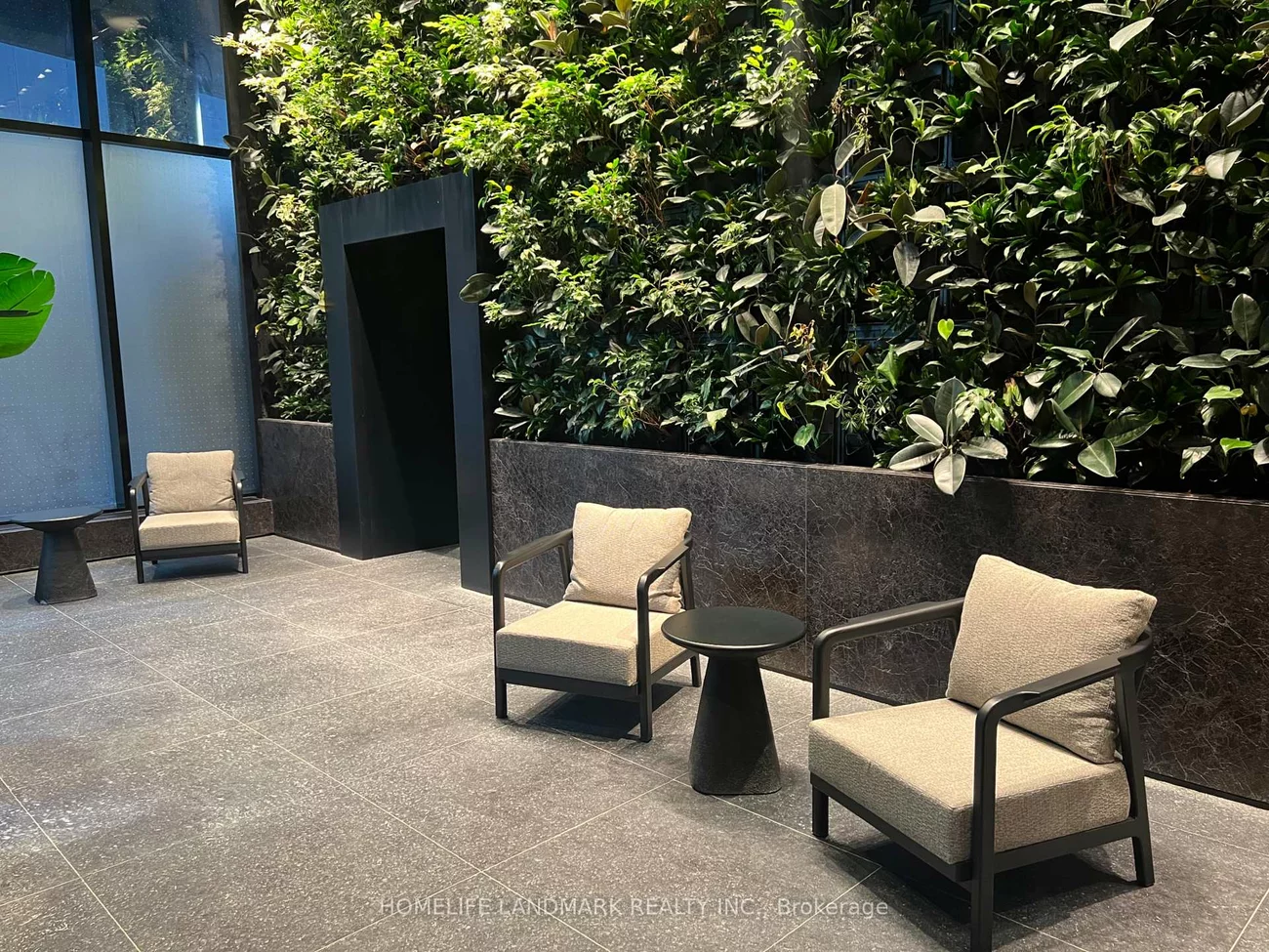 110, broadway, Mount Pleasant West, Toronto