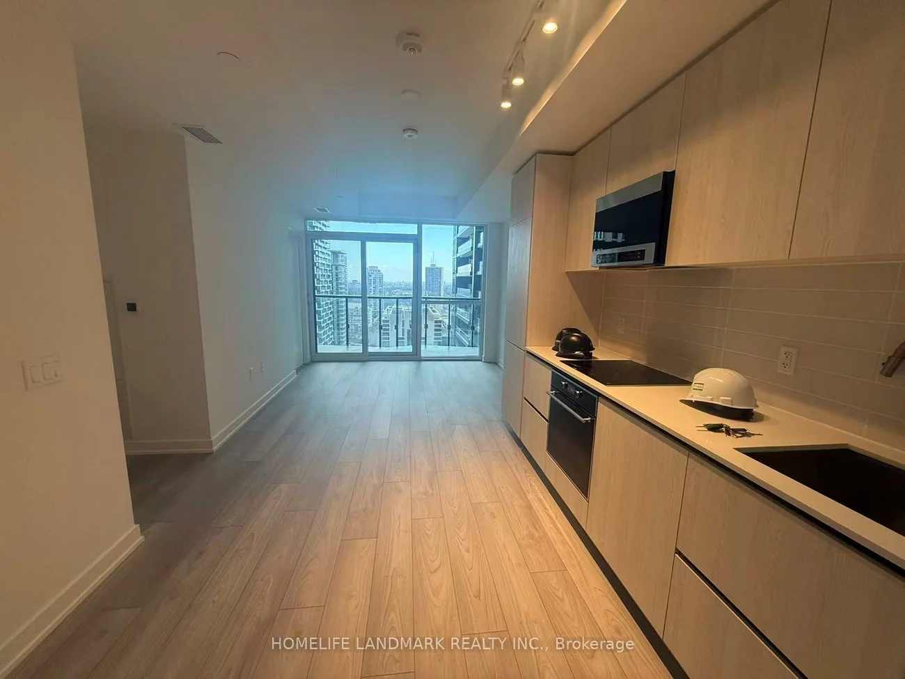 110, broadway, Mount Pleasant West, Toronto