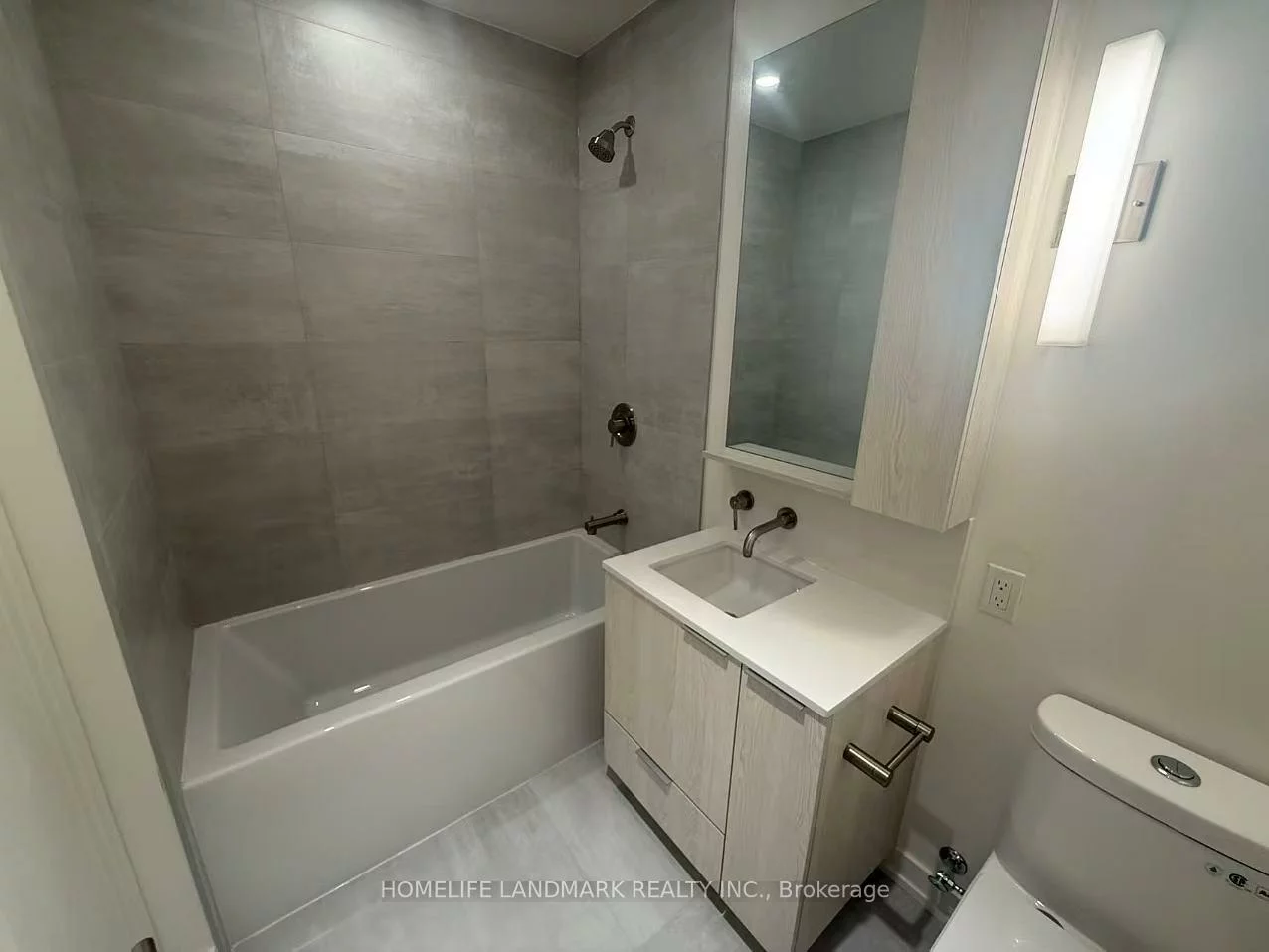 110, broadway, Mount Pleasant West, Toronto