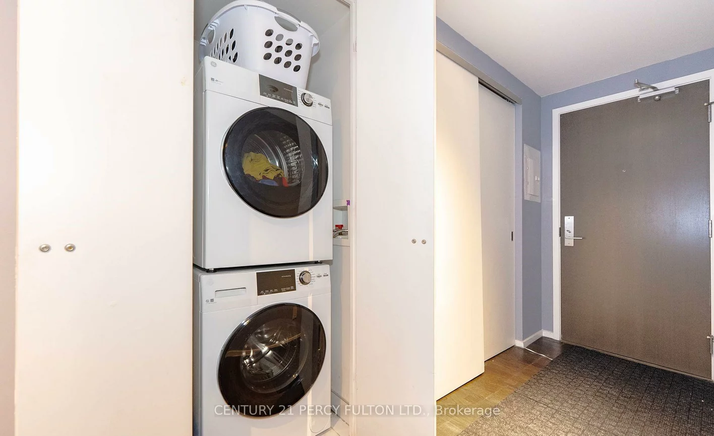 101, Charles, Church-Yonge Corridor, Toronto