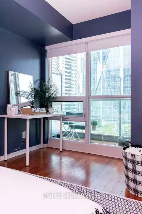 18, Yonge, Waterfront Communities C1, Toronto