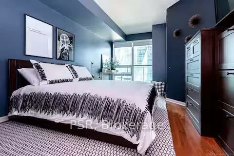 18, Yonge, Waterfront Communities C1, Toronto