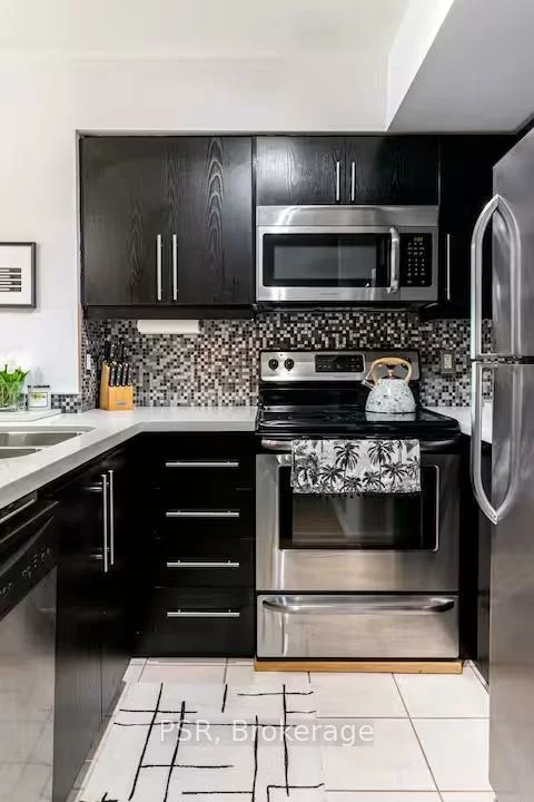 18, Yonge, Waterfront Communities C1, Toronto