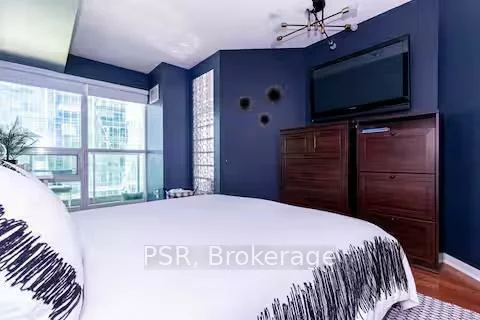 18, Yonge, Waterfront Communities C1, Toronto