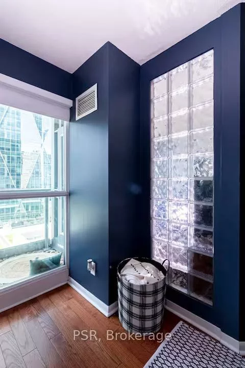 18, Yonge, Waterfront Communities C1, Toronto