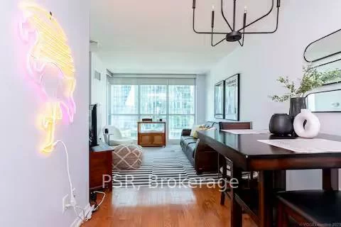 18, Yonge, Waterfront Communities C1, Toronto