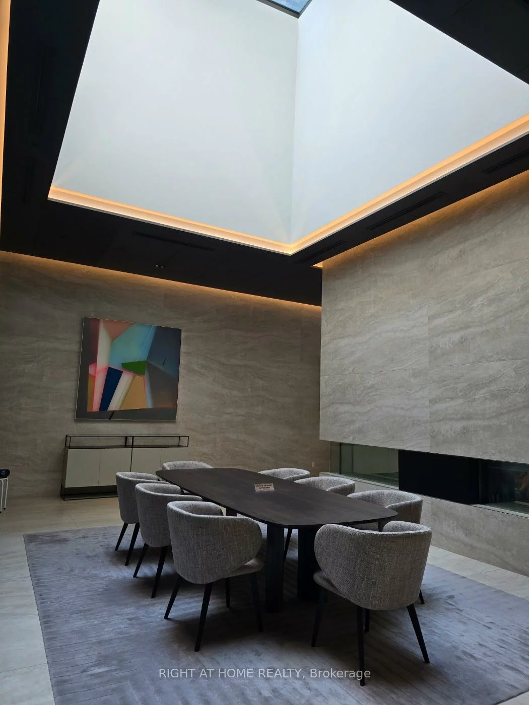 2221, Yonge, Mount Pleasant West, Toronto