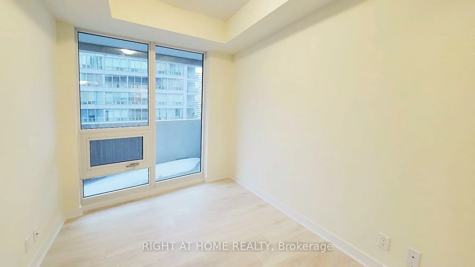 2221, Yonge, Mount Pleasant West, Toronto