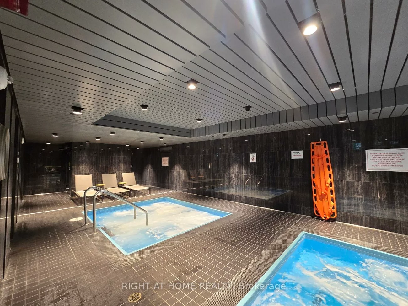 2221, Yonge, Mount Pleasant West, Toronto