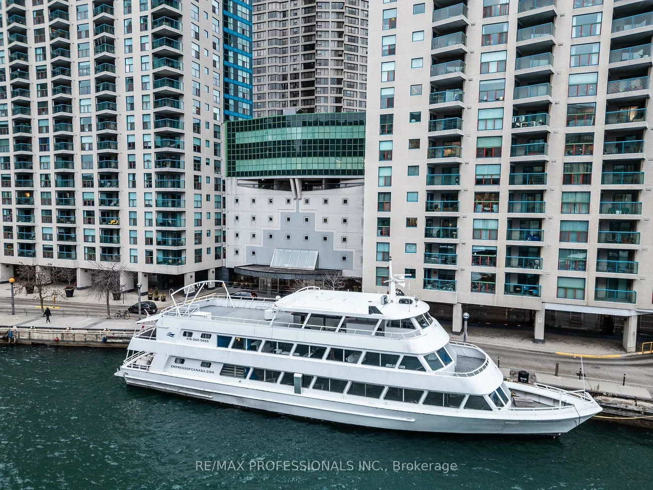 77, Harbour, Waterfront Communities C1, Toronto