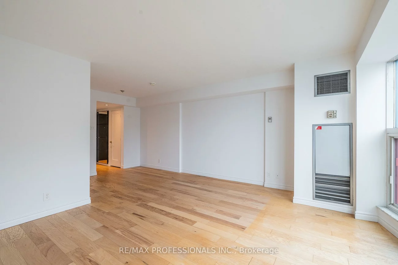 77, Harbour, Waterfront Communities C1, Toronto