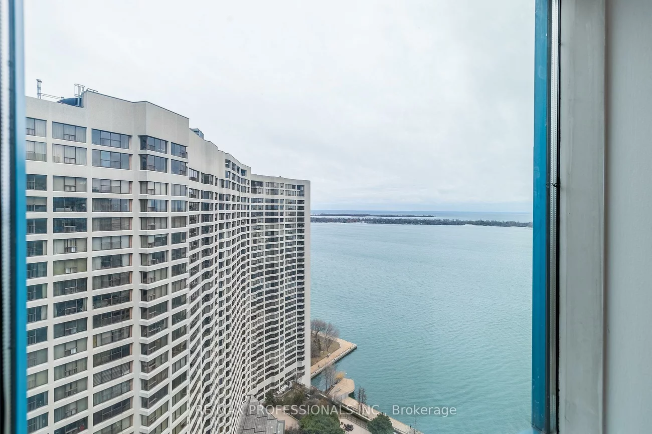 77, Harbour, Waterfront Communities C1, Toronto