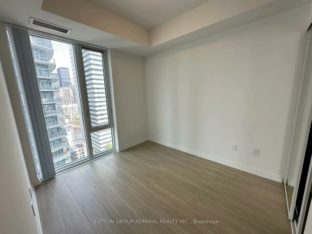 8, Widmer, Waterfront Communities C1, Toronto