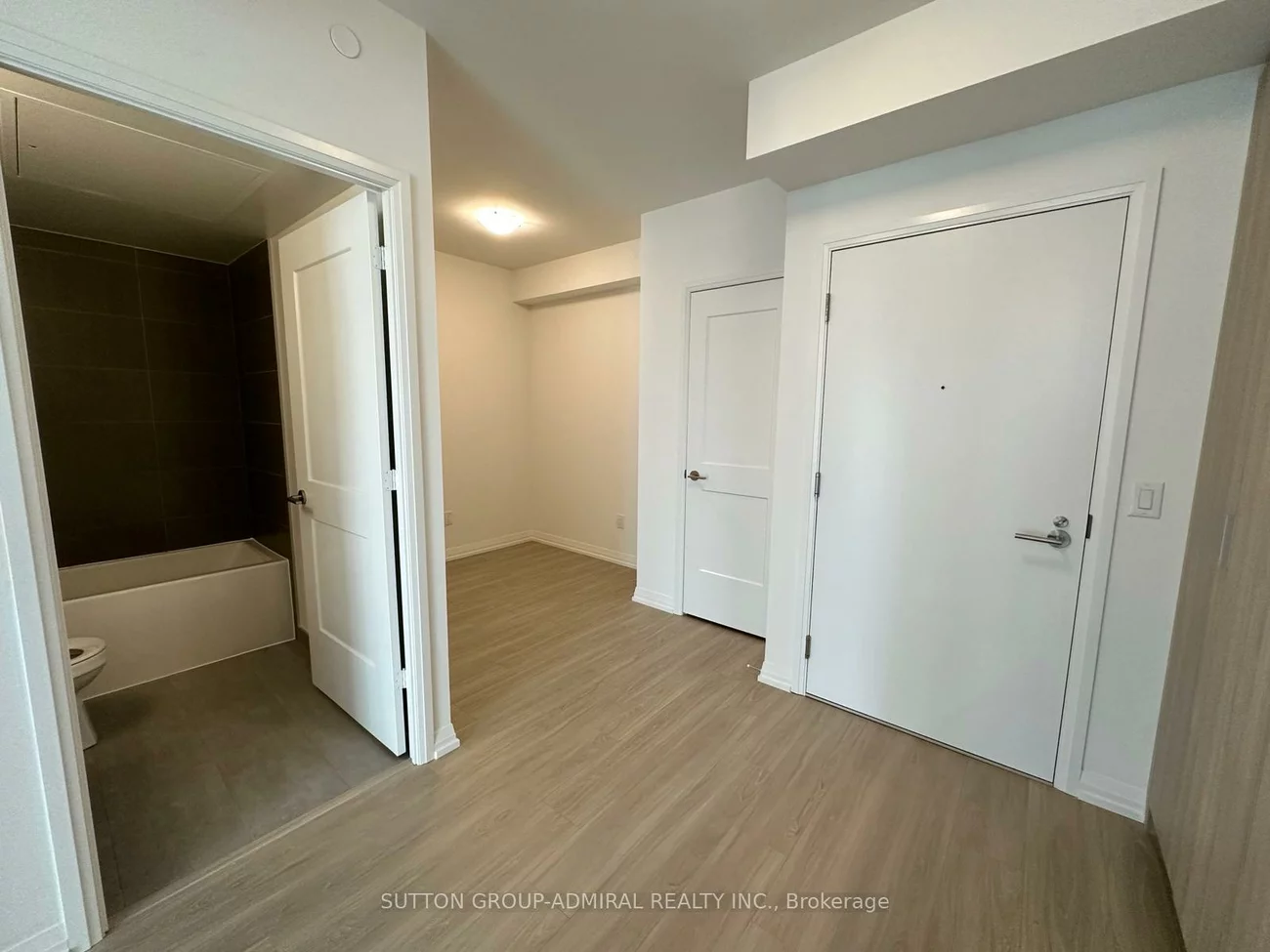 8, Widmer, Waterfront Communities C1, Toronto