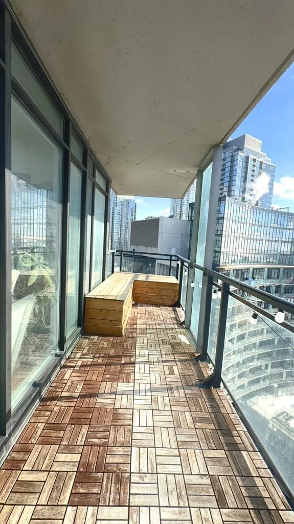 25, Capreol, Waterfront Communities C1, Toronto