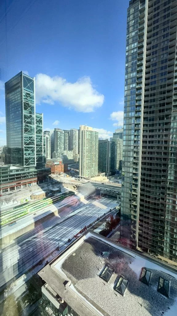 25, Capreol, Waterfront Communities C1, Toronto