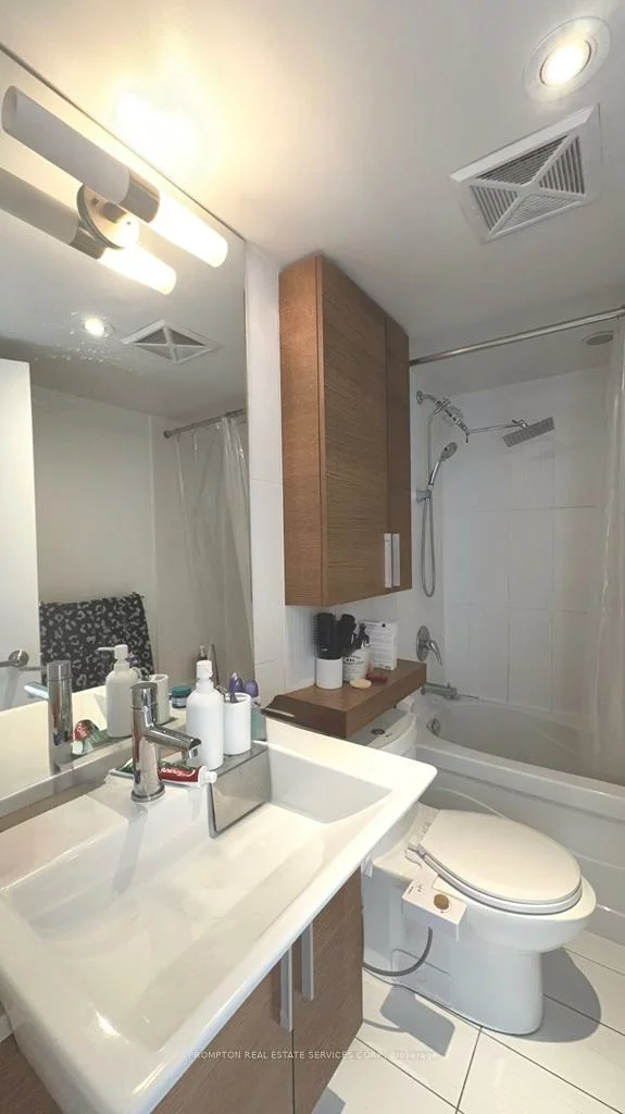 25, Capreol, Waterfront Communities C1, Toronto