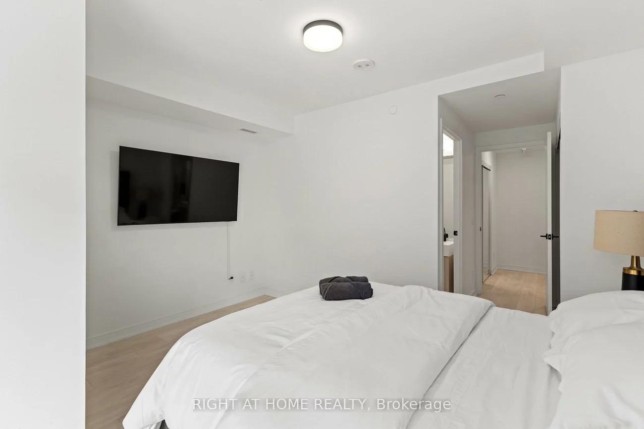 180, Mill, Waterfront Communities C8, Toronto