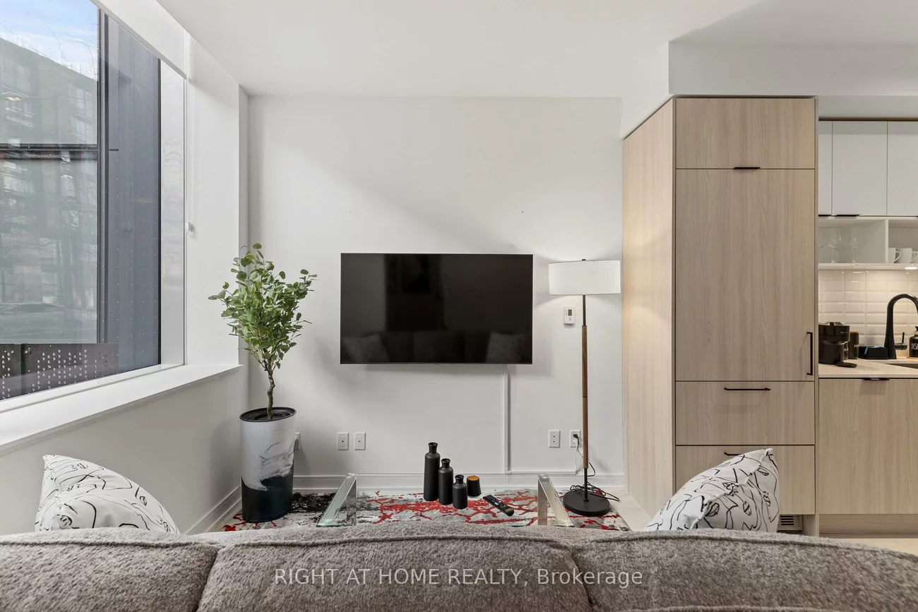 180, Mill, Waterfront Communities C8, Toronto