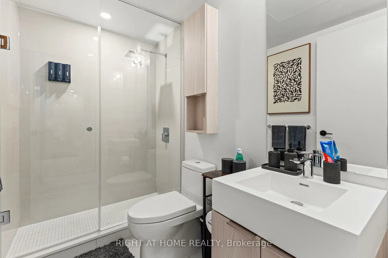 180, Mill, Waterfront Communities C8, Toronto