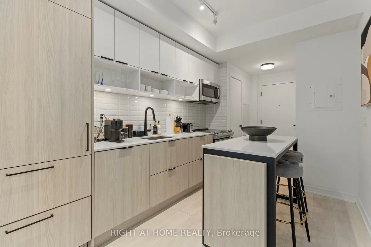 180, Mill, Waterfront Communities C8, Toronto