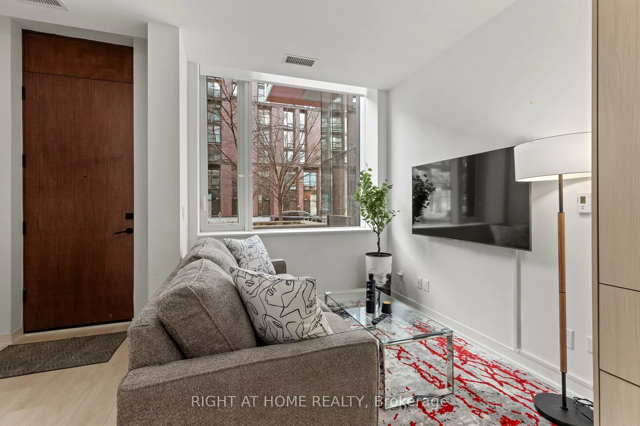 180, Mill, Waterfront Communities C8, Toronto